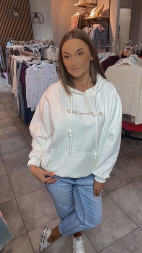 Bluza JOY z haftem ”the Jean West”–Biała Bluza JOY z haftem ”the Jean West”–Biała