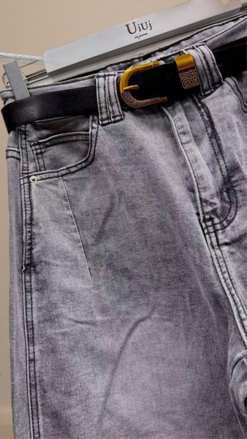 Jeansy Uiuj Banana Fit UBAM261-1