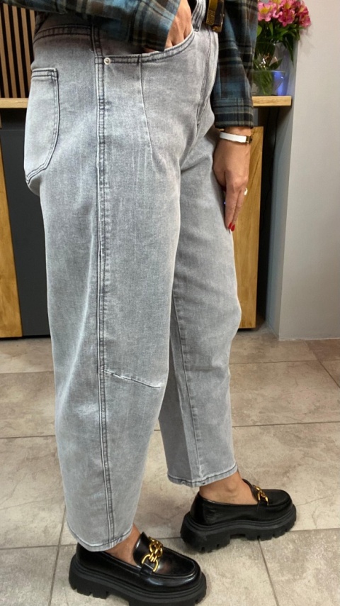 Jeansy Uiuj Banana Fit UBAM261-1