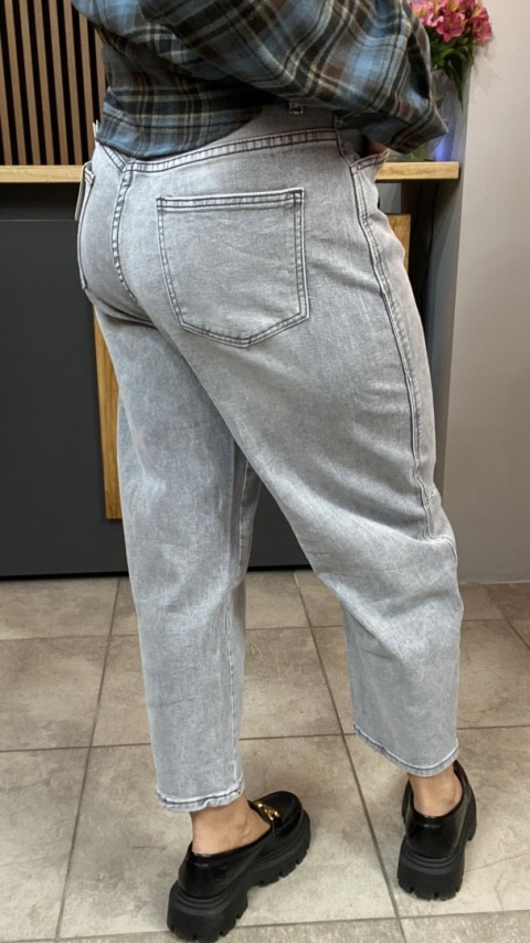 Jeansy Uiuj Banana Fit UBAM261-1
