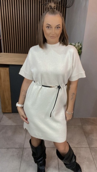 Sukienka dzianinowa Melody z paskiem - Śmietanka