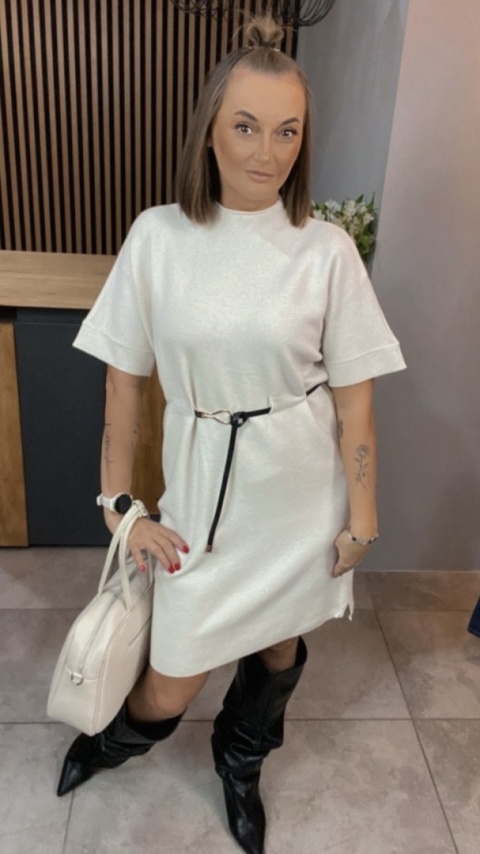 Sukienka dzianinowa Melody z paskiem - Śmietanka