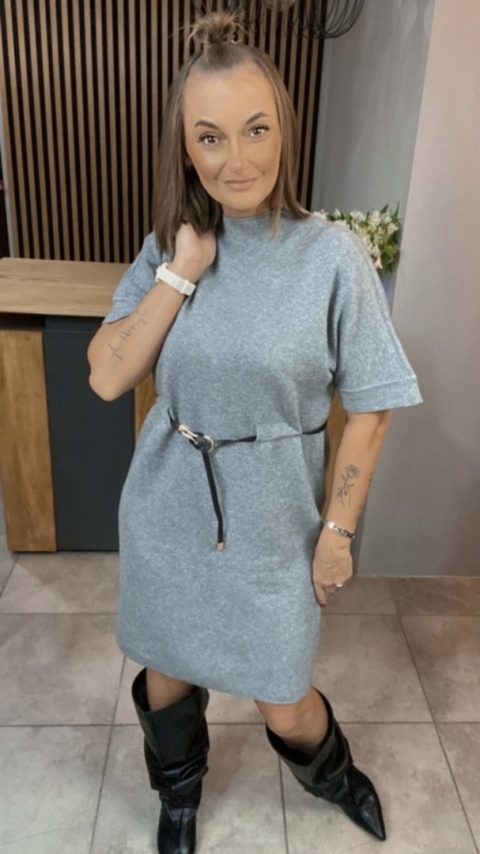 Sukienka dzianinowa Melody z paskiem - Szara