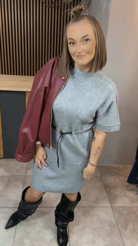 Sukienka dzianinowa Melody z paskiem - Szara