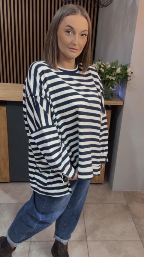 Bluzka w paski - oversize - biało-granatowa