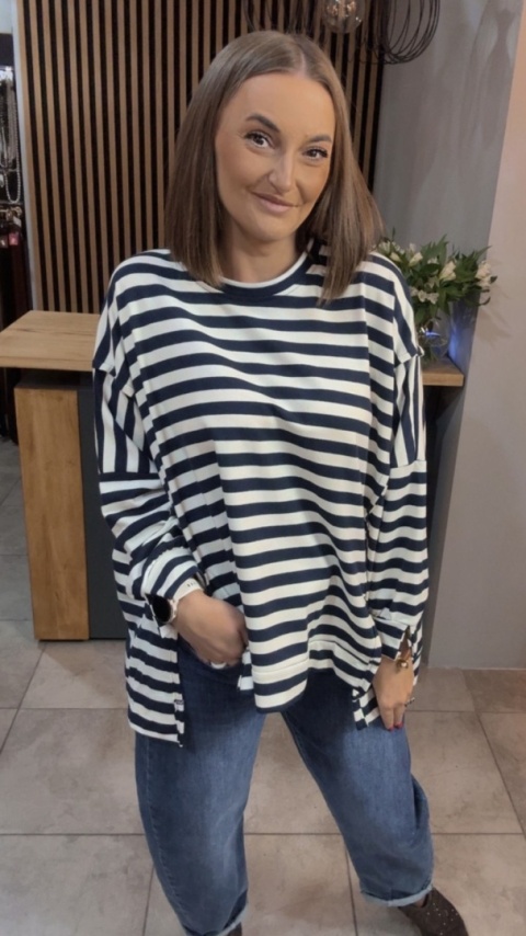 Bluzka w paski - oversize - biało-granatowa