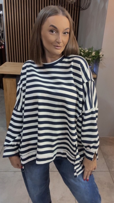 Bluzka w paski - oversize - biało-granatowa