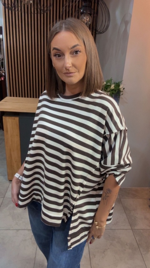 Bluzka w paski – oversize - biało-brązowa