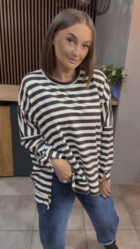 Bluzka w paski – oversize - biało-brązowa