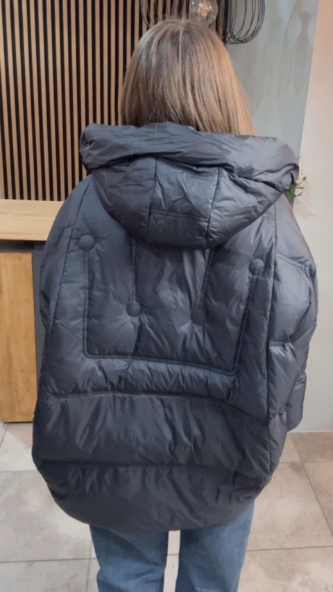 Kurtka Naturalny puch „Pętelka” – czarna