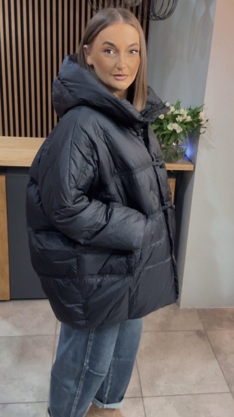 Kurtka Naturalny puch „Pętelka” – czarna