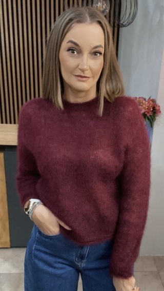 Sweter Kid Moher - klasyczny krój z okrągłym dekoltem - Bordo