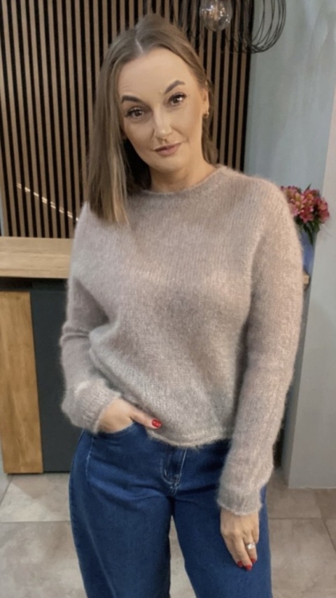 Sweter Kid Moher - klasyczny krój z okrągłym dekoltem - Fango