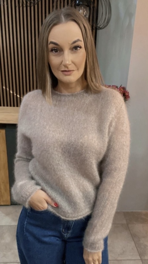 Sweter Kid Moher - klasyczny krój z okrągłym dekoltem - Fango