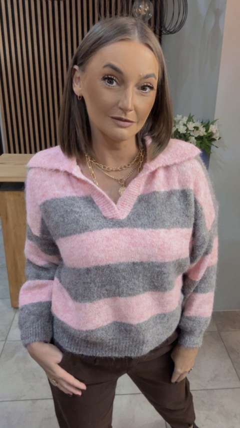 Sweter w paski z kołnierzykiem - Różowy