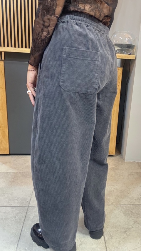 Spodnie sztruksowe Gioya & Co. - Smoke