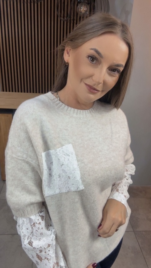 Sweter Vinceotto z koronkowymi detalami