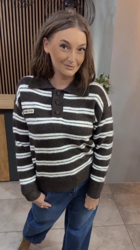 Sweter w paski z kołnierzykiem VICBEE