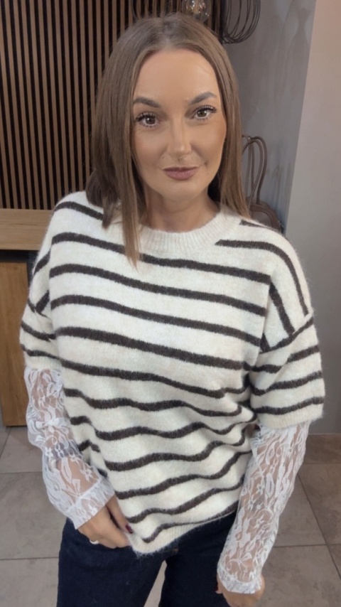 Sweter z koronkowymi rękawami – Brązowy