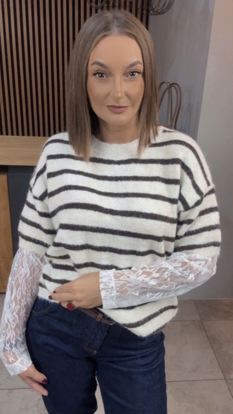 Sweter z koronkowymi rękawami – Brązowy