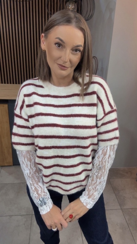 Sweter z koronkowymi rękawami – Bordo