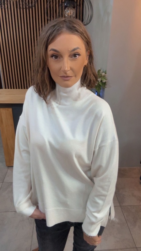 Sweter z półgolfem oversize Finery - Śmietanka