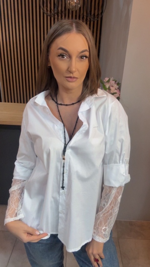 Koszula POSSE z koronkowymi rękawami - Biała