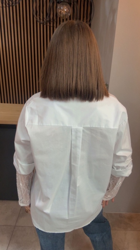 Koszula POSSE z koronkowymi rękawami - Biała