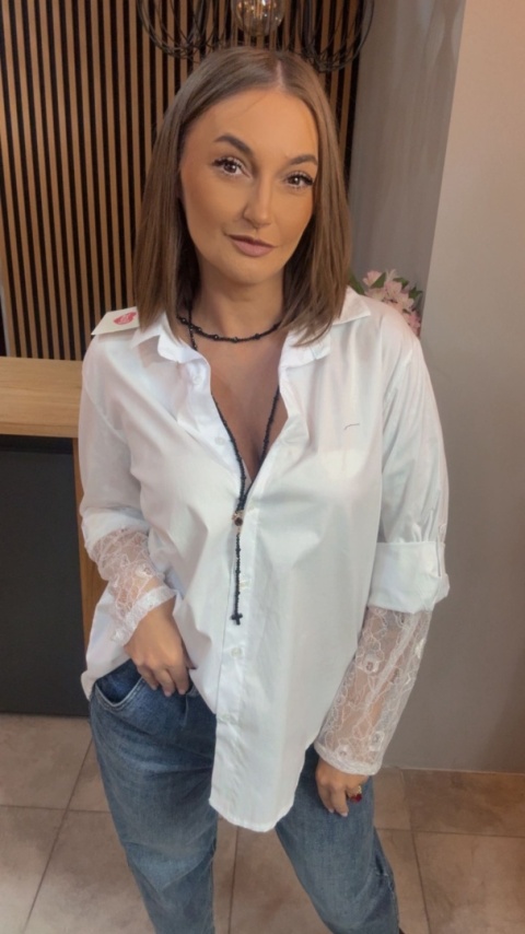 Koszula POSSE z koronkowymi rękawami - Biała