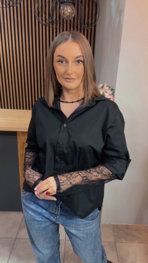 Koszula POSSE z koronkowymi rękawami - Czarna