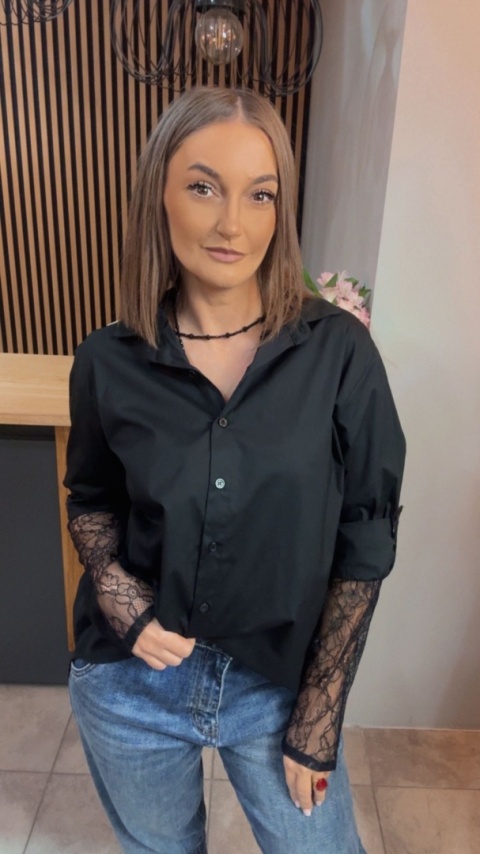 Koszula POSSE z koronkowymi rękawami - Czarna