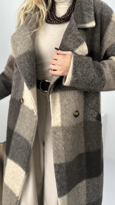 Płaszcz w kratę – Made in Italy