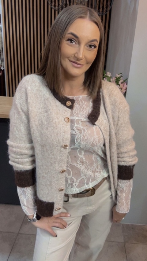 Sweter VICBEE z kontrastowymi wykończeniami