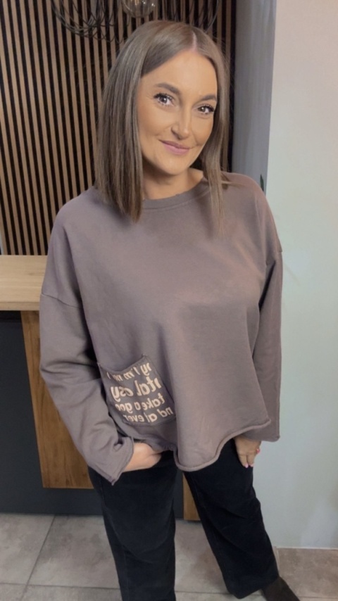 Bluza damska oversize z ozdobną kieszonką - taupe