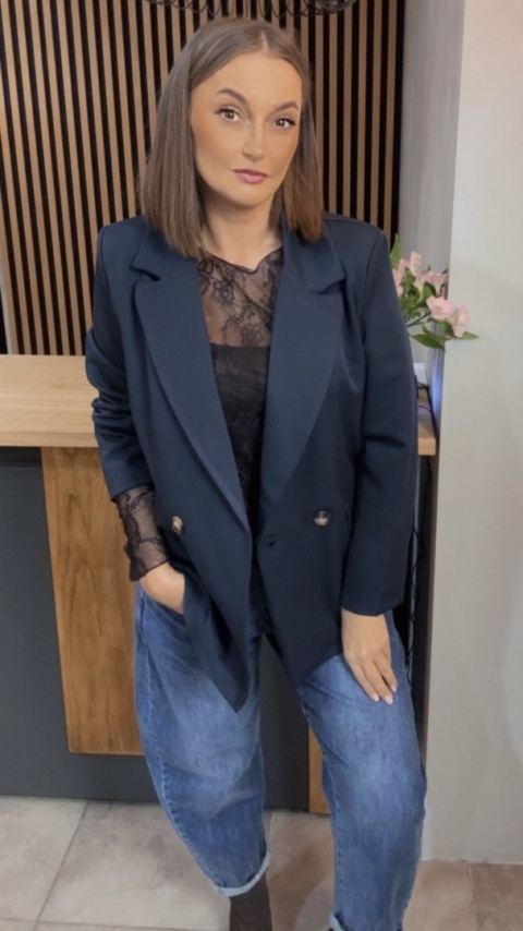 Elegancka Marynarka Dwurzędowa – Granatowa