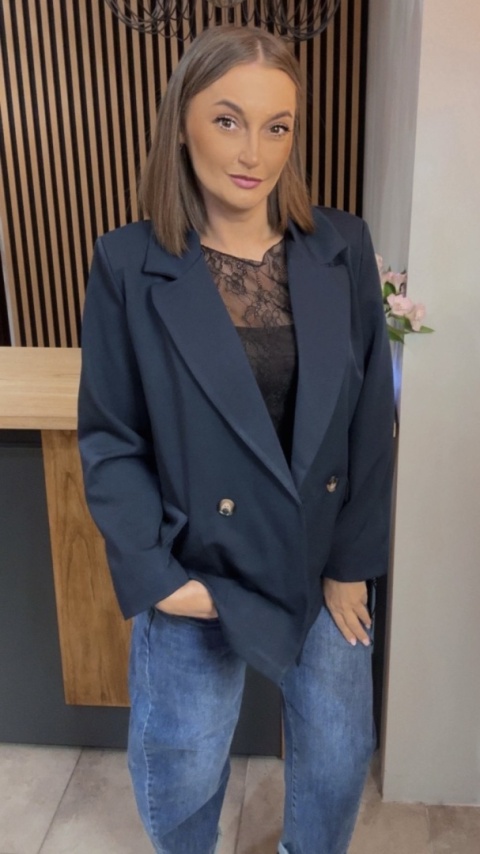 Elegancka Marynarka Dwurzędowa – Granatowa