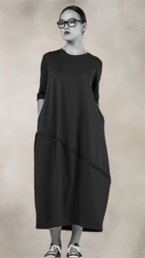 Sukienka Wendy Trendy - luźna, czarna midi/maxi