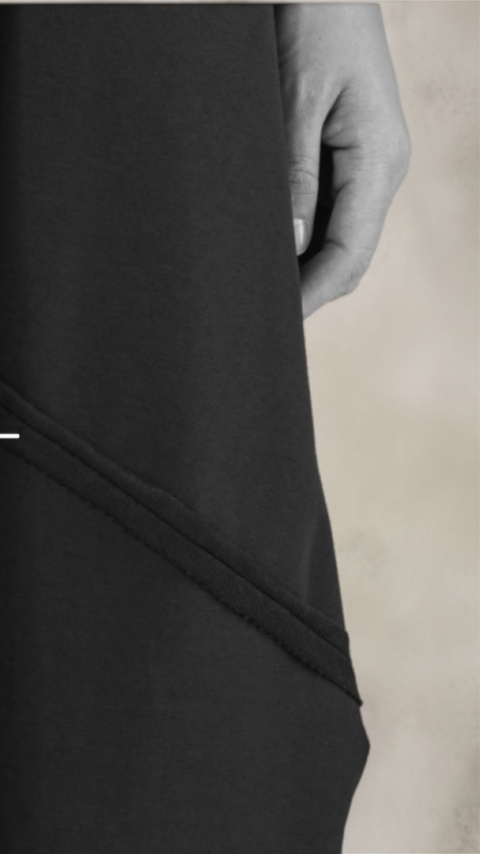 Sukienka Wendy Trendy - luźna, czarna midi/maxi