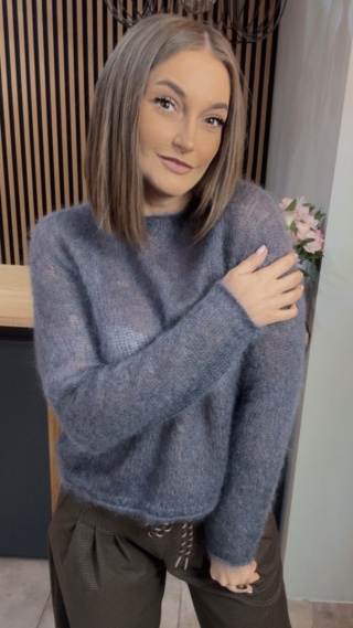 Sweter Kid Moher - klasyczny krój z okrągłym dekoltem - Grafit