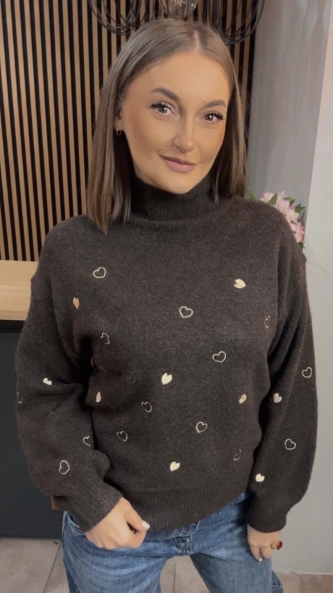 Sweter VICBEE z motywem serduszek – półgolf