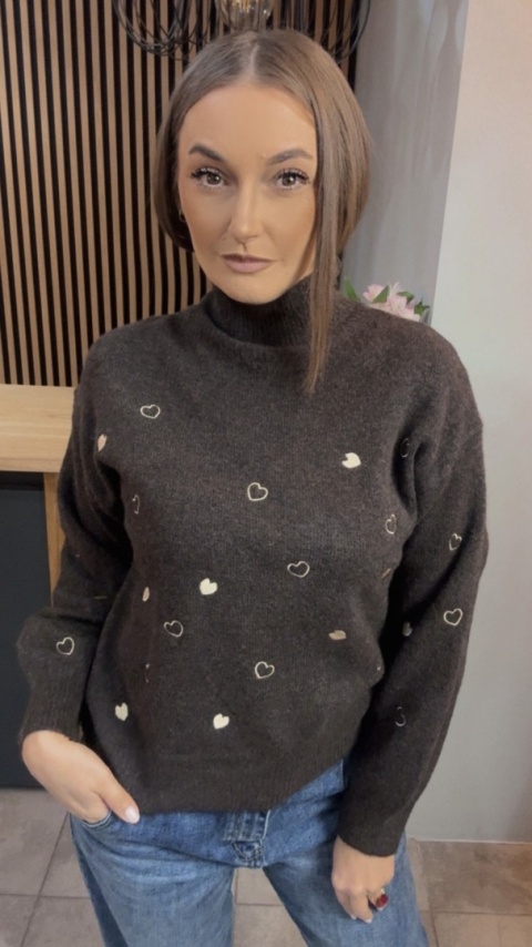 Sweter VICBEE z motywem serduszek – półgolf