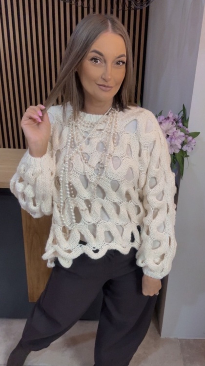 Ażurowy sweter Y.Two Woman – efektowny oversize