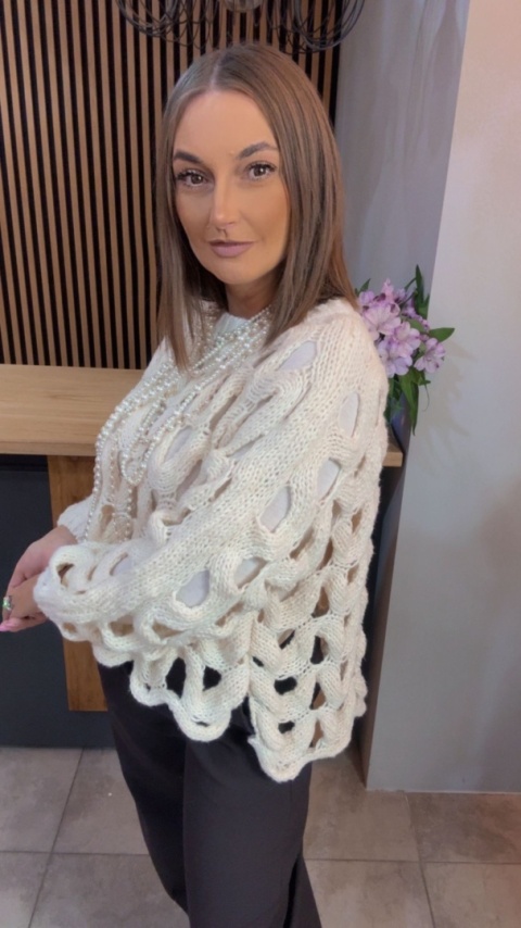 Ażurowy sweter Y.Two Woman – efektowny oversize