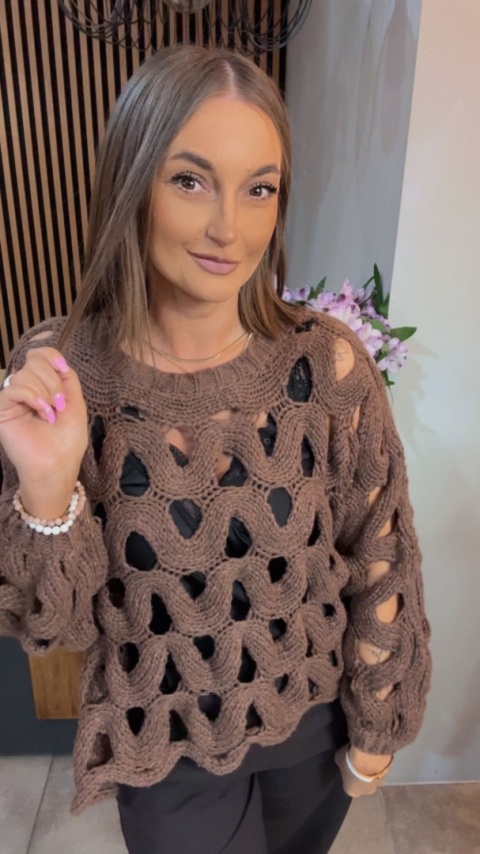 Ażurowy sweter Y.Two Woman – efektowny oversize