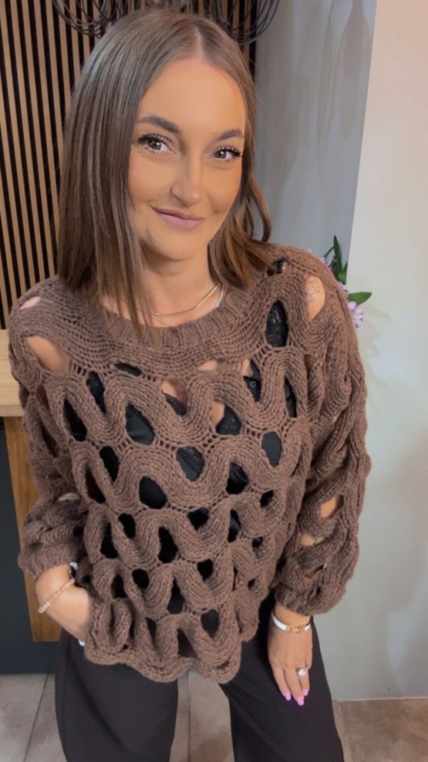 Ażurowy sweter Y.Two Woman – efektowny oversize