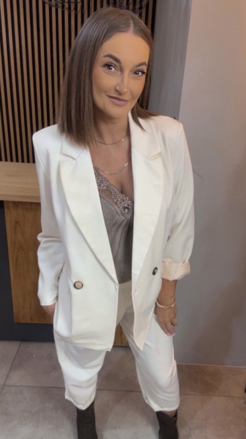 Elegancka Marynarka Dwurzędowa – Śmietanka