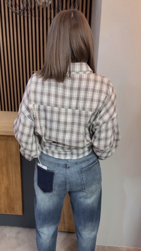 Koszula w kratę - w stonowanej kolorystyce szaro-beżowej