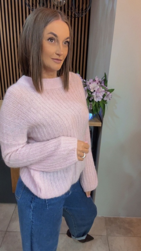 Sweter dzwonek MISS LUCKY – Pudrowy Róż