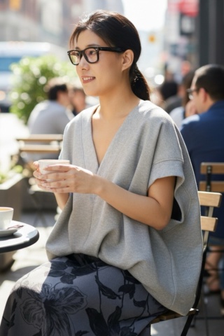 Kamizelka / Bluza z Dekoltem w Serek - Model Oversize