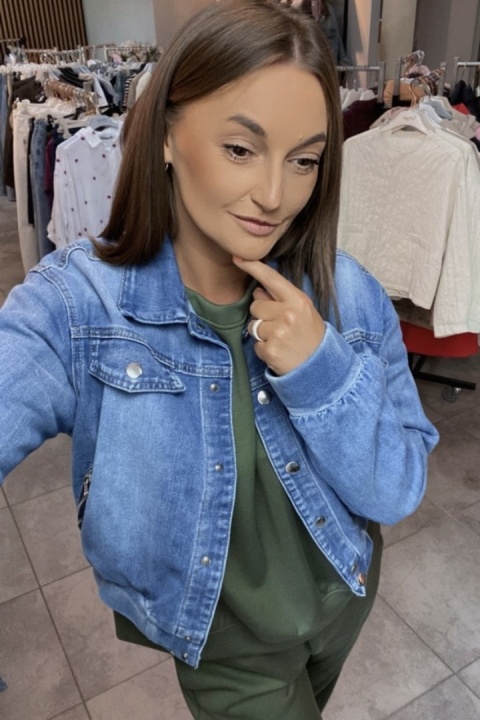 Katana Naiif – Klasyka z Nutą Sportowego Stylu Katana Naiif – Klasyka z Nutą Sportowego Stylu